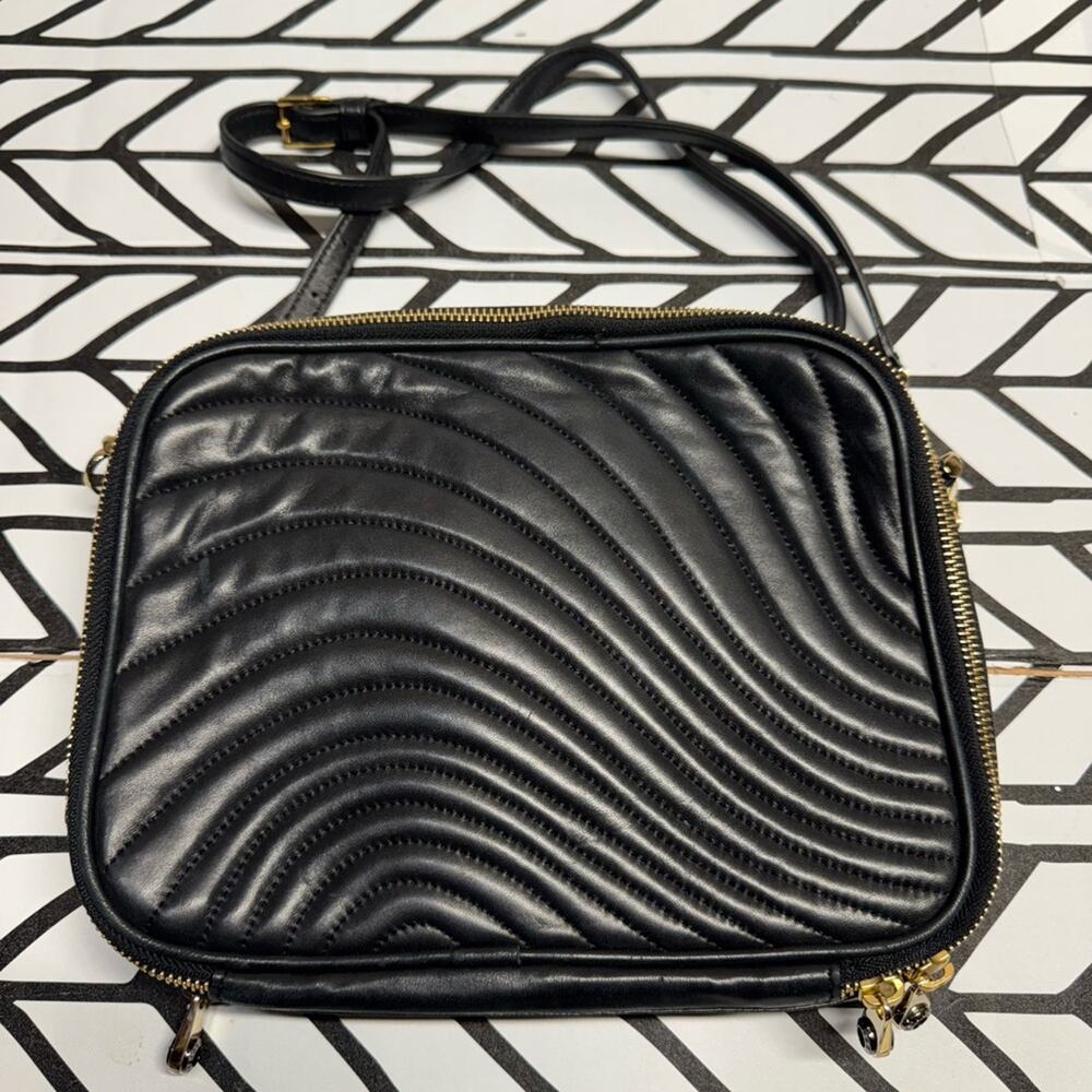 New Henri Bendel No 7 East West Black Quilted Leather Crossbody I-Pad Bag RARE